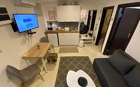N6 Apartment